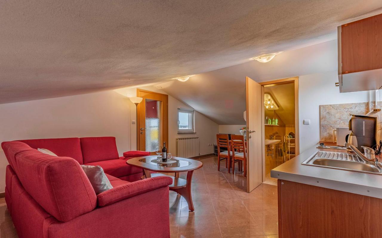 Apartments Istriensonne - Haus Stephan Μεντουλίν Εξωτερικό φωτογραφία