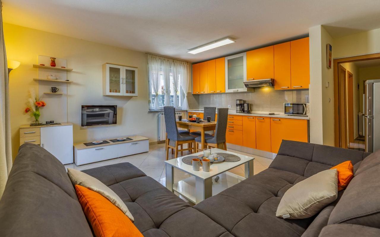 Apartments Istriensonne - Haus Stephan Μεντουλίν Εξωτερικό φωτογραφία